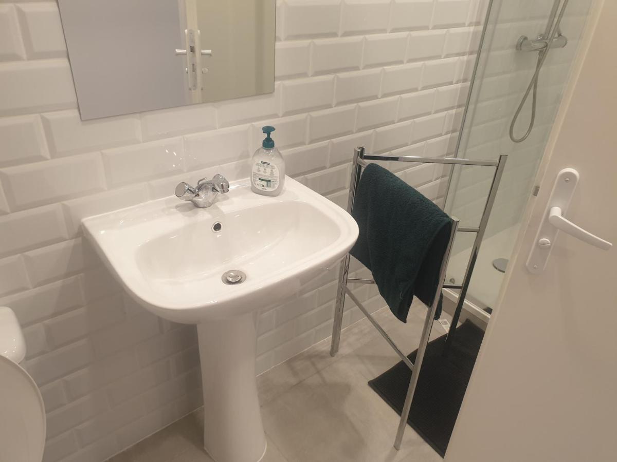 Appartements Renove 2023 Proche Aeroport 5Min, Gare Sncf 2 Min, Tramway Au Pied De L'Immeuble , Parking Possible, Renovated Apartments 2023 Near The Airport 5 Min, Train Station 2 Min, Tram Next To The Building 1 Min, Parking Possible Nizza Exterior foto