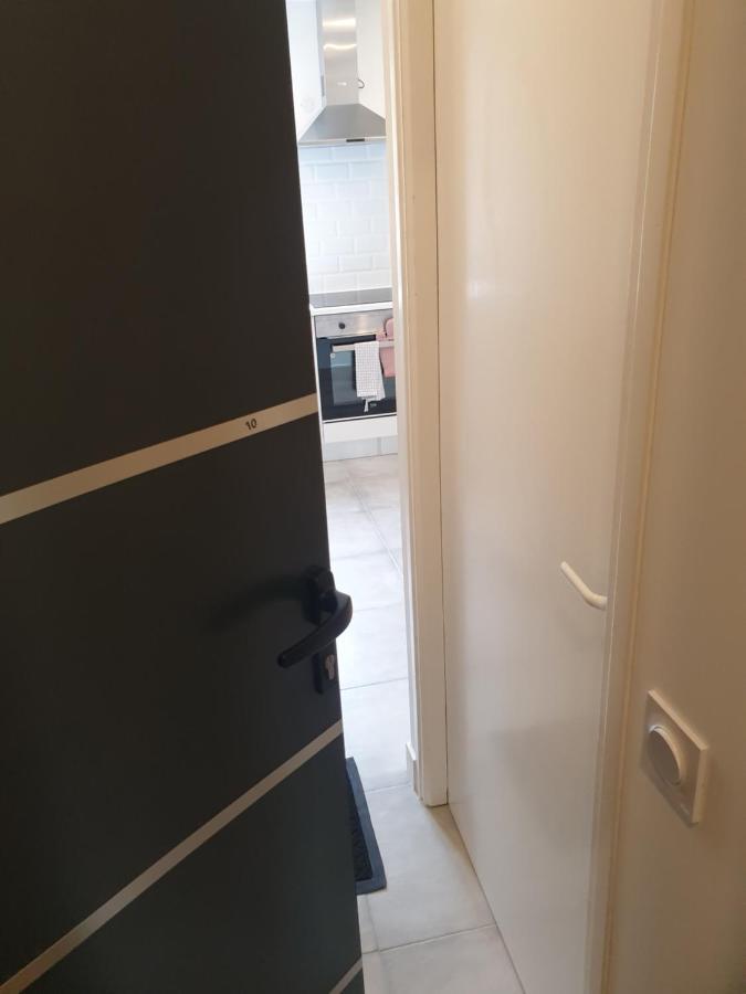 Appartements Renove 2023 Proche Aeroport 5Min, Gare Sncf 2 Min, Tramway Au Pied De L'Immeuble , Parking Possible, Renovated Apartments 2023 Near The Airport 5 Min, Train Station 2 Min, Tram Next To The Building 1 Min, Parking Possible Nizza Zimmer foto