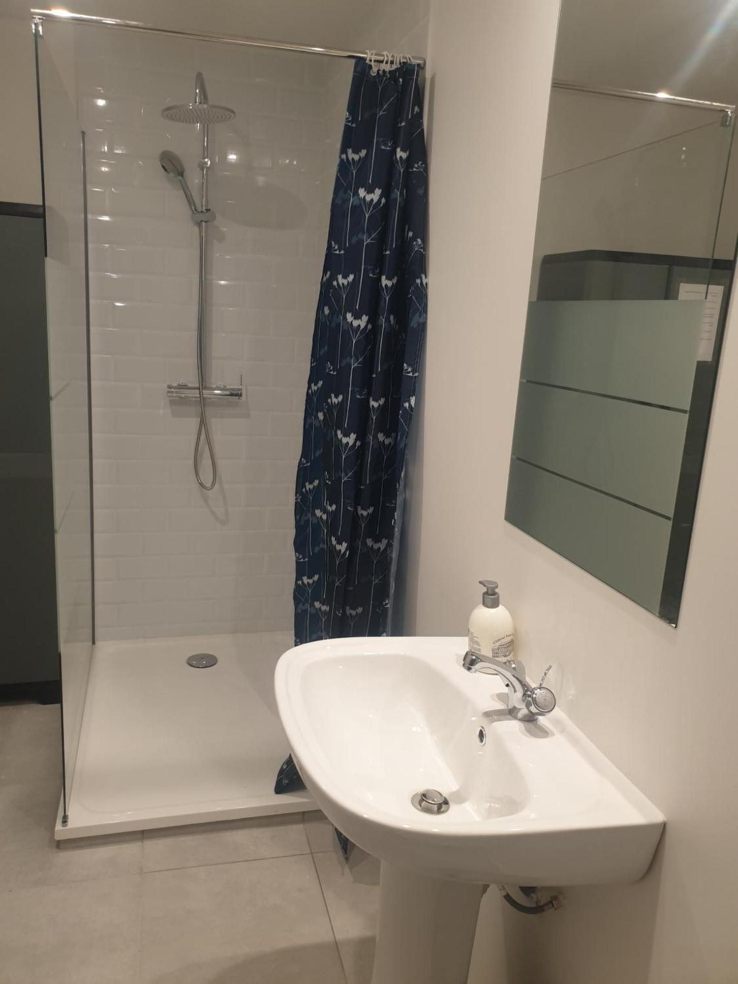Appartements Renove 2023 Proche Aeroport 5Min, Gare Sncf 2 Min, Tramway Au Pied De L'Immeuble , Parking Possible, Renovated Apartments 2023 Near The Airport 5 Min, Train Station 2 Min, Tram Next To The Building 1 Min, Parking Possible Nizza Zimmer foto